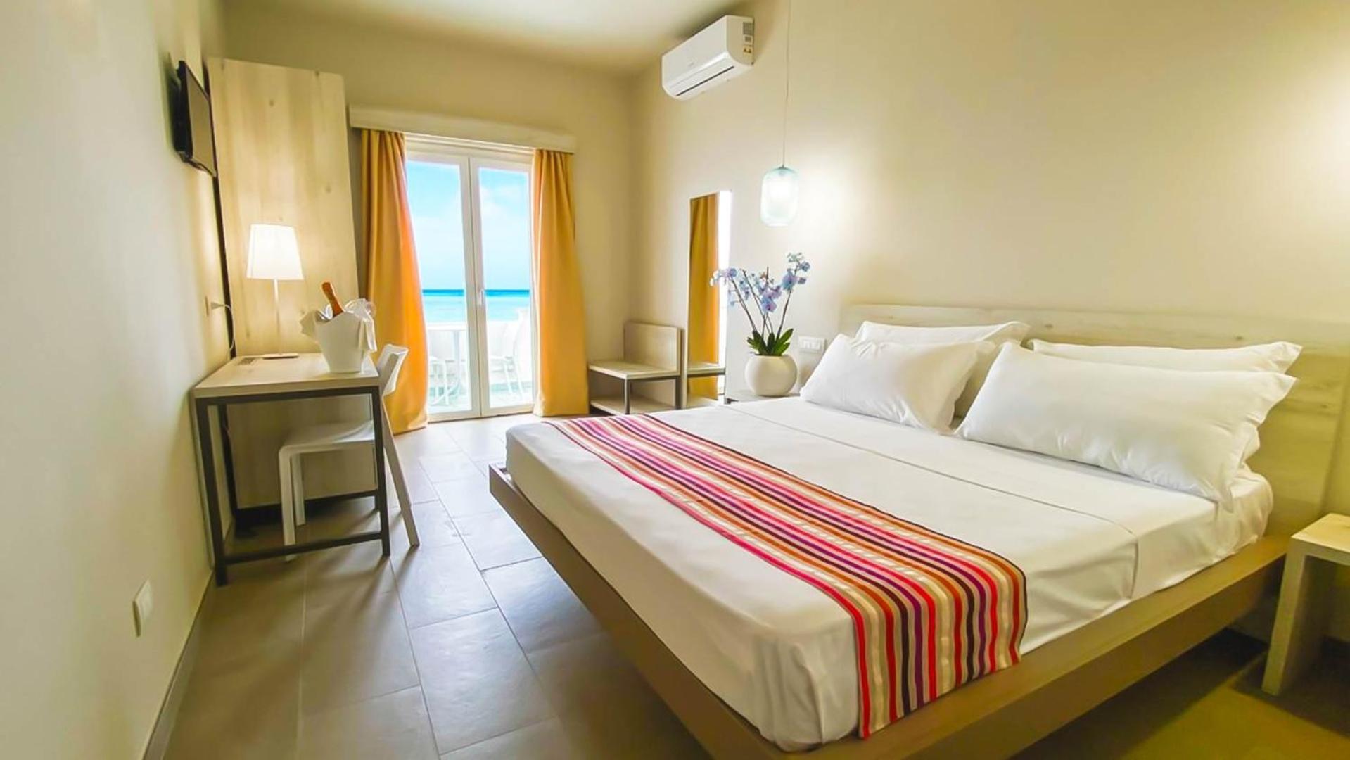 Borgo Di Riaci Beach Resort Santa Domenica  Esterno foto