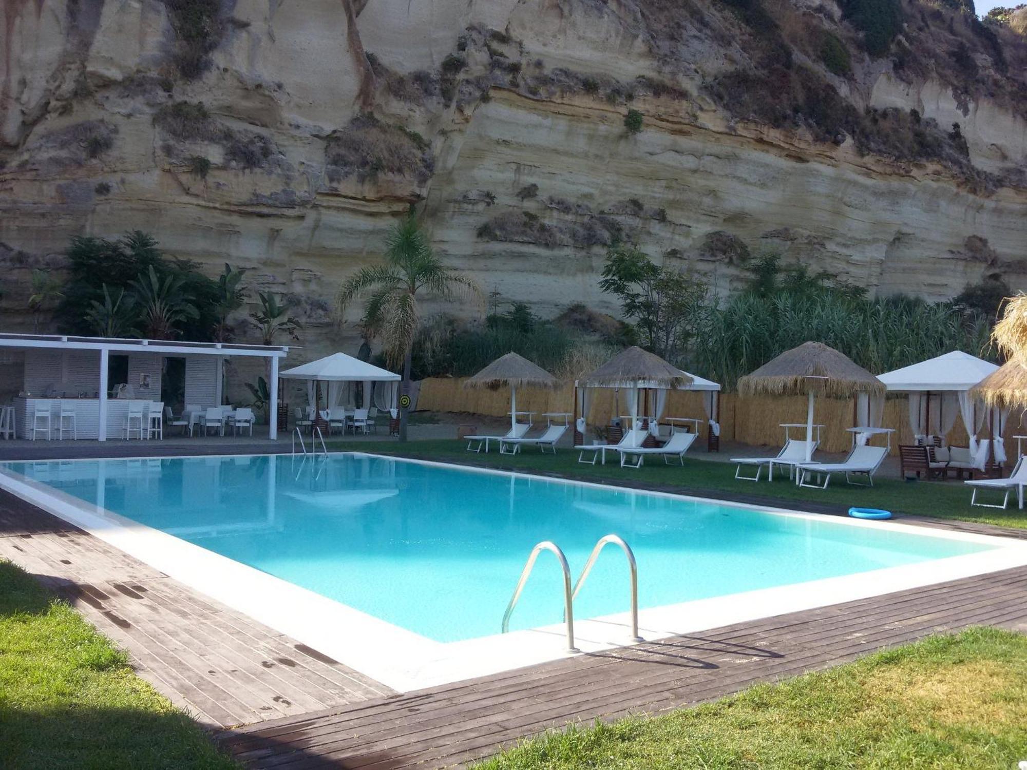 Borgo Di Riaci Beach Resort Santa Domenica  Esterno foto