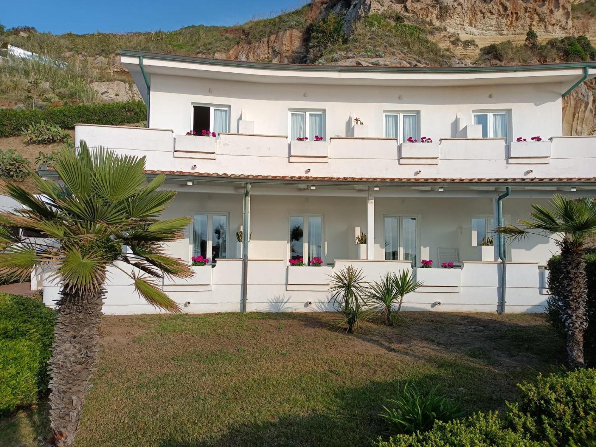 Borgo Di Riaci Beach Resort Santa Domenica  Esterno foto